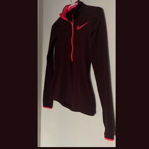 Nike Top!!